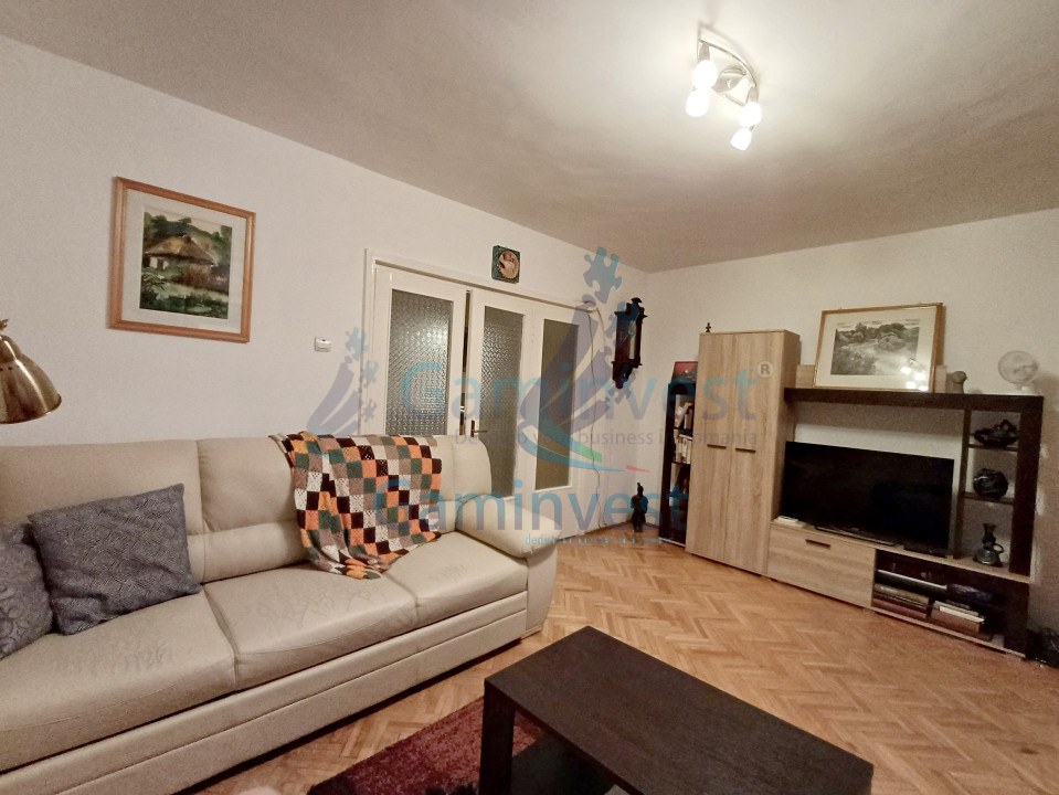 Apartament cu 3 camere de inchiriat, zona centrala, A1957