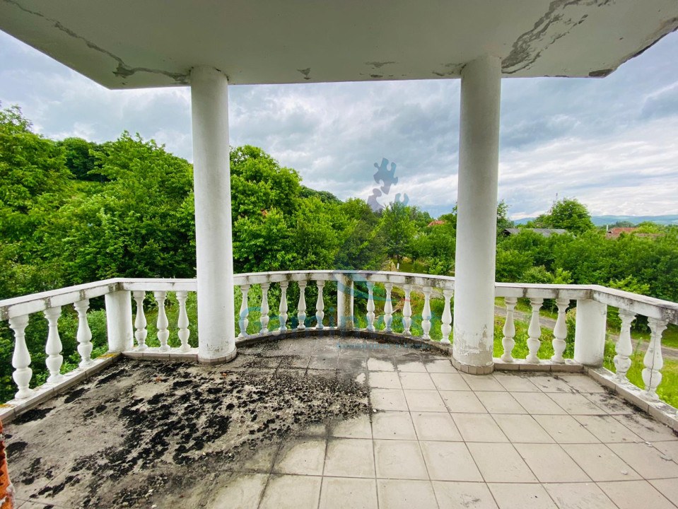 Cladire de vanzare pentru dezvoltare hotel, la 50 km de Oradea, Bihor