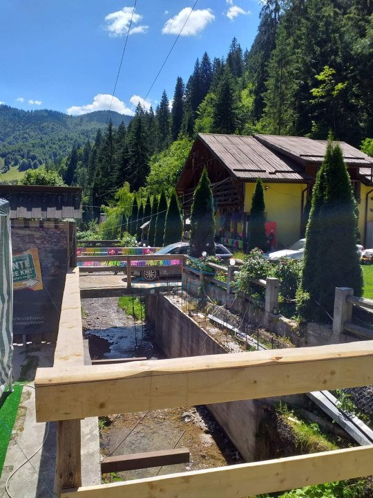 Tourist cottage with 9 rooms, Apuseni Mtns., Cluj-Napoca, Romania
