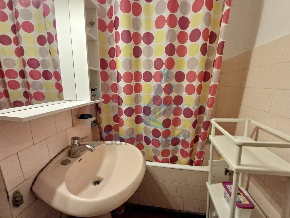 Apartament cu 3 camere de inchiriat, zona centrala, A1957