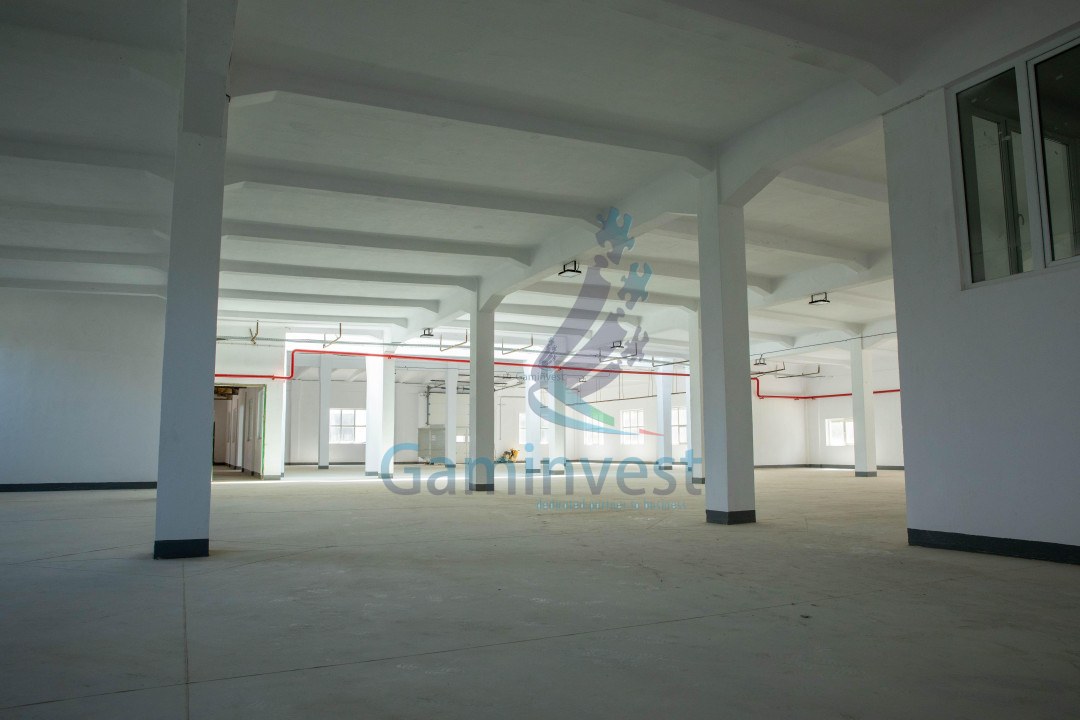 Spatiu comercial de inchiriat, pe 2 nivele, Marghita, Bihor