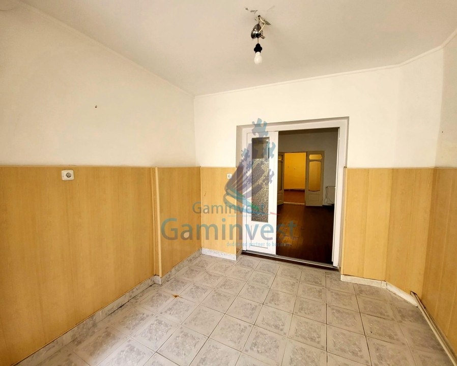 Apartament la casa cu 2 camere, central, Oradea