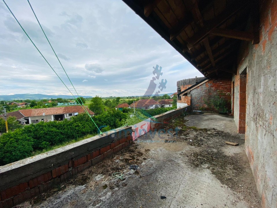 Cladire de vanzare pentru dezvoltare hotel, la 50 km de Oradea, Bihor