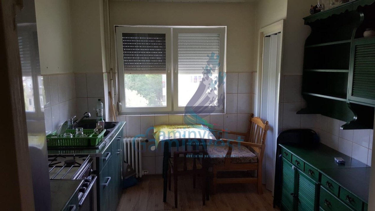 Apartament cu 3 camere de vanzare, in cartierul Nufarul, Oradea