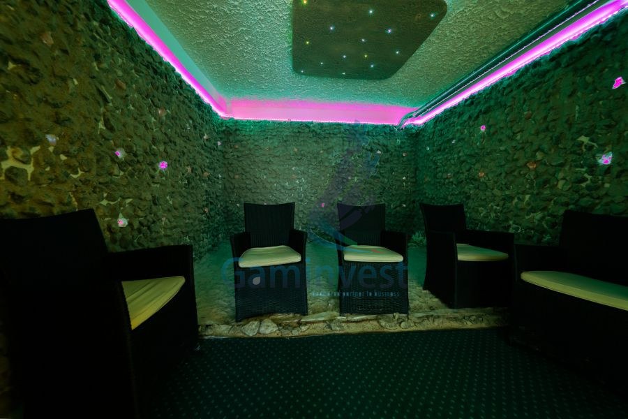 Afacere la cheie - Hotel 3*** de inchiriat cu SPA si piscina Baile 1 Mai, Bihor