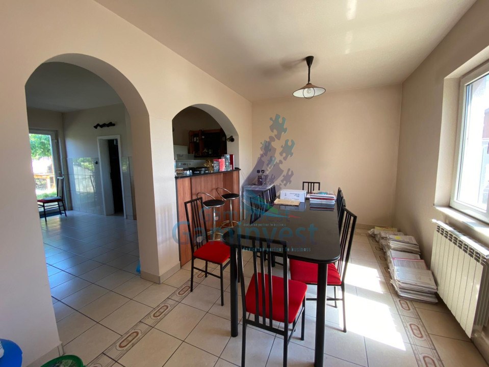 Vila cu piscina de vanzare, zona Olosig, Oradea, Bihor