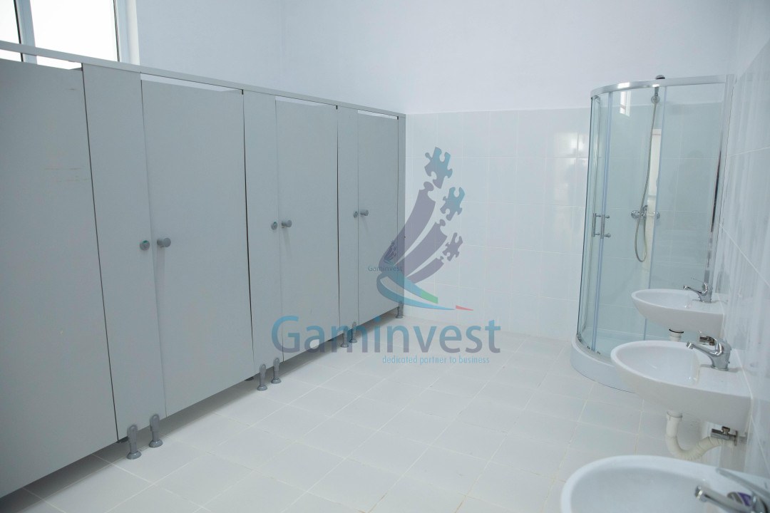 Spatiu comercial de inchiriat, pe 2 nivele, Marghita, Bihor