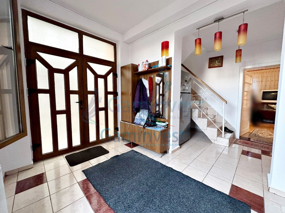 For sale! Building with commercial space and 2 apartments in Rogerius, Oradea, Bihor district
