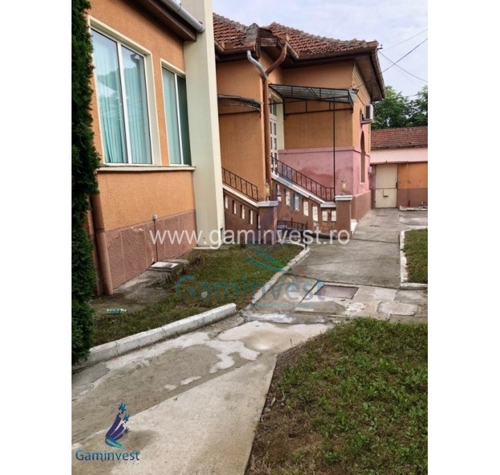 Commercial space for rent in house in Calea Clujului area, Oradea, Romania